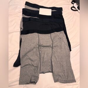 Hanes Men’s Boxer Brief 5 Pack in Gray and Black new without tags.
